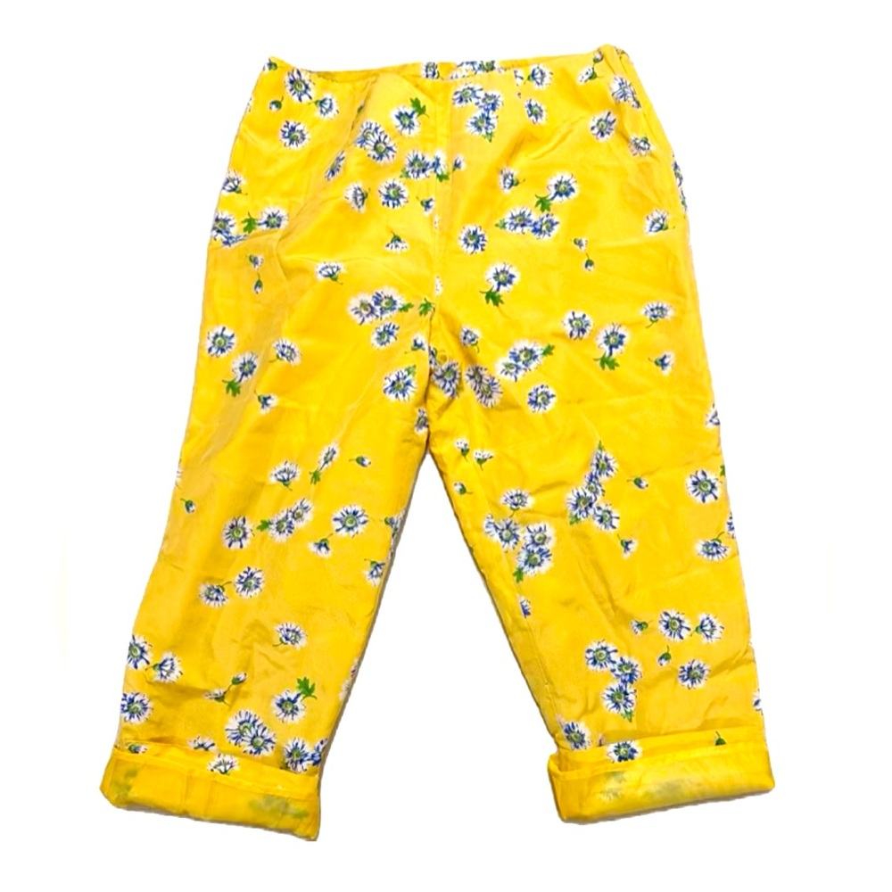 🐞💛 Floral capris for Tha ladiiiiez 🐞💛